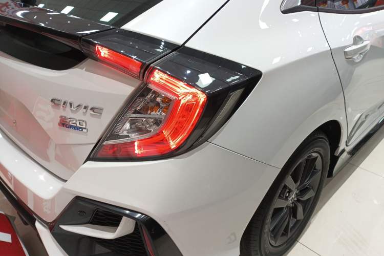 Used Honda Civic 2021 HATCHBACK 220TURBO CVT New Trendsetter
