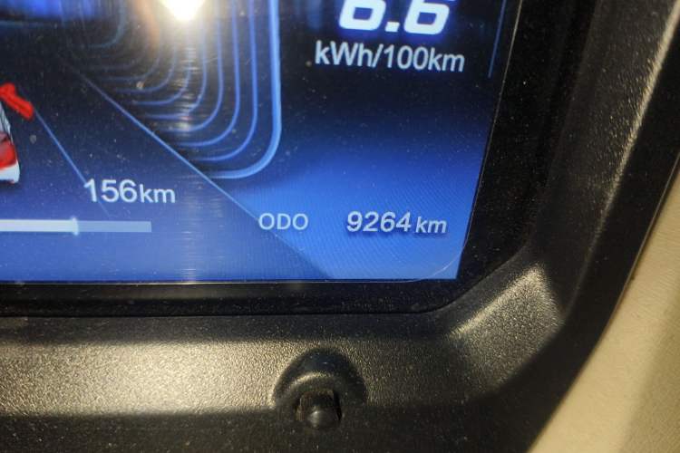 Used Chery QQ Ice Cream 2024 Edition Youth Version 205km Sundae Odometer Close Up
