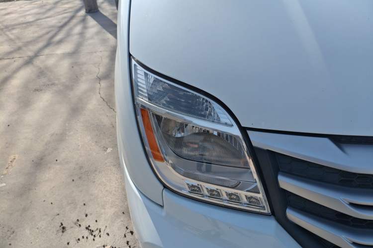 Used SAIC MAXUS Xintu V80 2021 2.0T PLUS Manual - Aoyuntong Long Wheelbase Mid-Roof Available in 6/7/8/9-Seater Configurations
