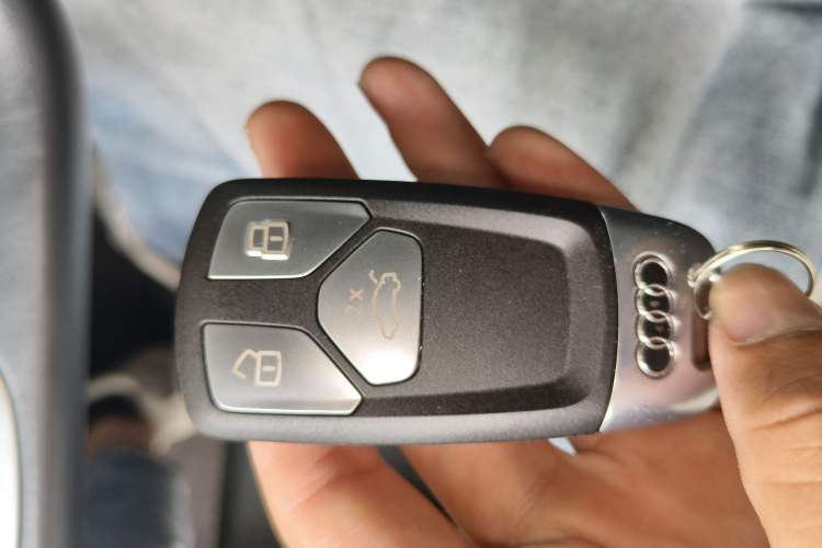 Used Audi Q5L 2021 40 TFSI Luxury Dynamic Edition Vehicle Key