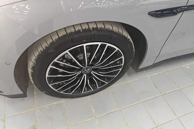 Used BYD Han 2025 DM-i Intelligent Driving Edition 125KM LiDAR Flagship Model Exterior 4