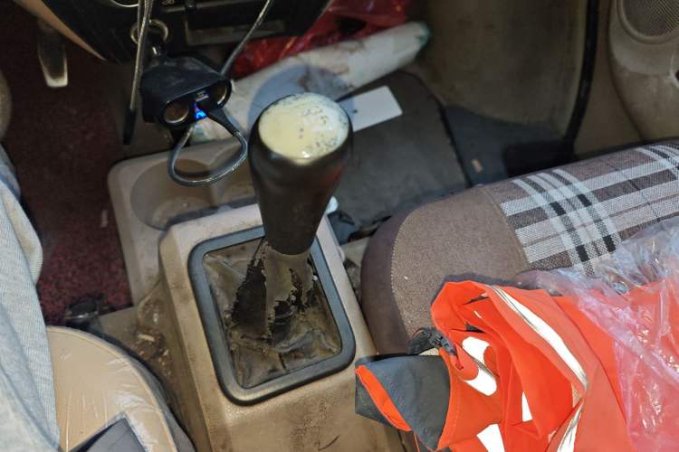 Used Dongfeng Xiaokang C37 2018 1.5L Premium II DK15 Gear Lever