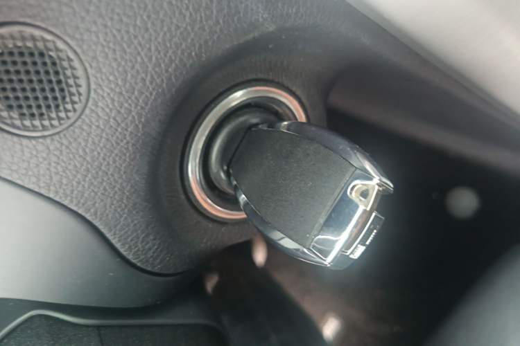 Used Mercedes-Benz SLK-Class 2011 SLK 200 Fashion Model