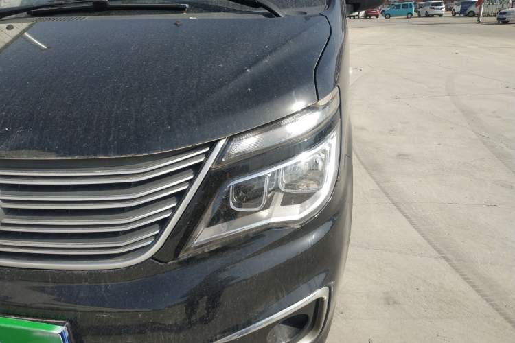 Used FORTHING Lingzhi 2019 M5L 1.6L 7-Seater Base Model China VI Standard