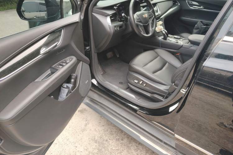 Used Cadillac XT5 2021 28T Luxury Model