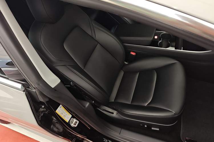 Used Tesla Model 3 2019 Standard Range Rear-Drive Upgraded Version Right Front Seat