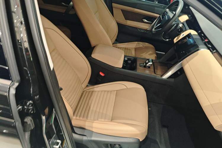 Used Land Rover Discovery Sport 2025 249 PS Performance Tech Edition