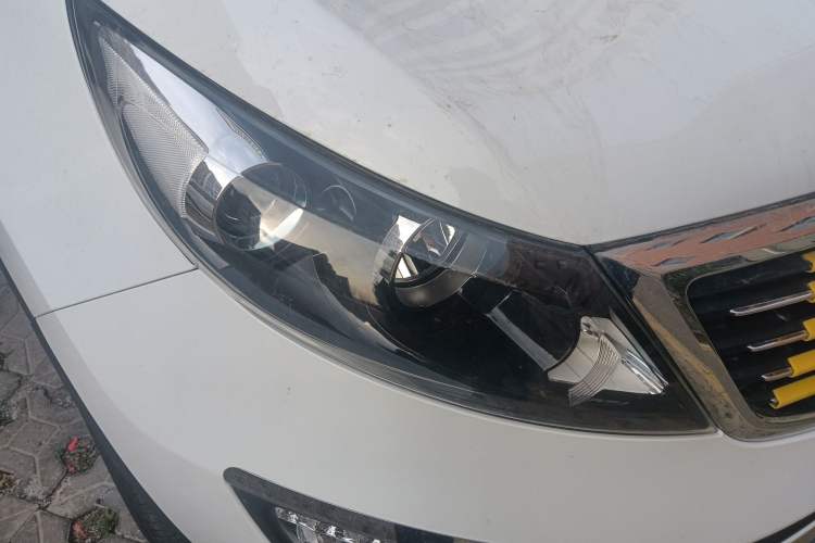 Used Kia Sportage R 2014 2.0L Automatic Two-Wheel Drive DLX Right Front Headlight