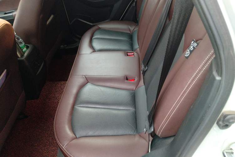 Used Venucia T70X 2015 2.0L CVT SmartFun Sport Edition Left Rear Seat