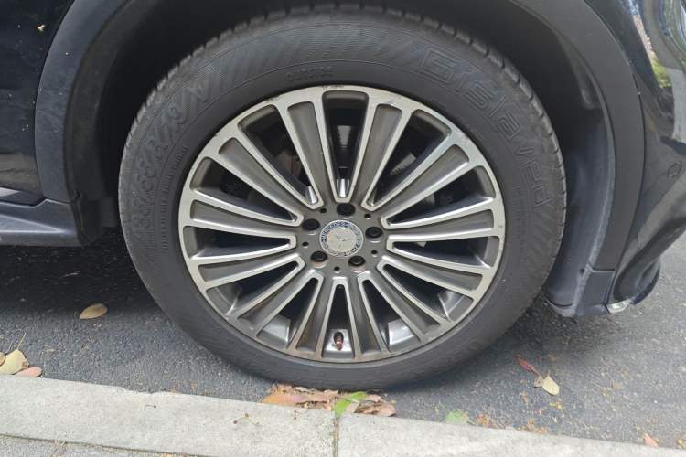 Used Mercedes-Benz GLC 2017 GLC 260 4MATIC Dynamic Edition Right Front Wheel Hub