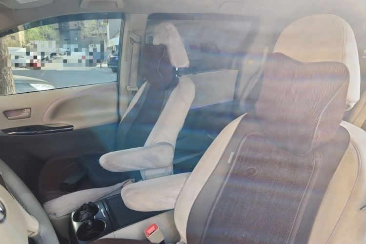 Used Toyota SIENNA 2011 2.7L Two-Wheel-Drive Automatic Trim Left Front Seat