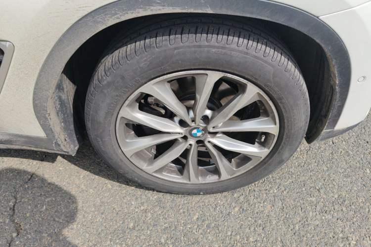 Used BMW X3 2020 xDrive25i Luxury Package Right Front Wheel Hub