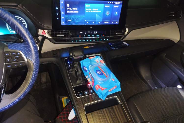 Used Toyota Granvia 2022 2.5L Hybrid Flagship Edition Audio And AC Panel