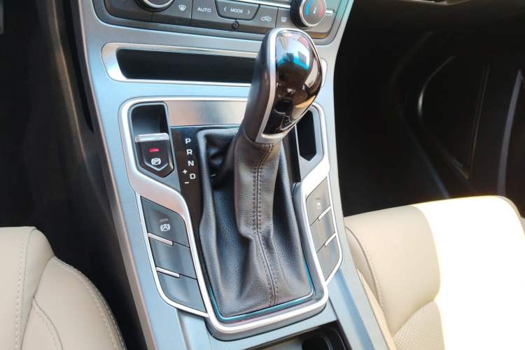 Used Geely Auto Emgrand 2018 1.5L CVT Luxury Model Gear Lever