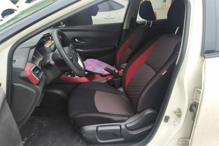 Used Nissan Lannia 2020 1.6L CVT Smart Connect Smart Cool Edition Left Front Seat