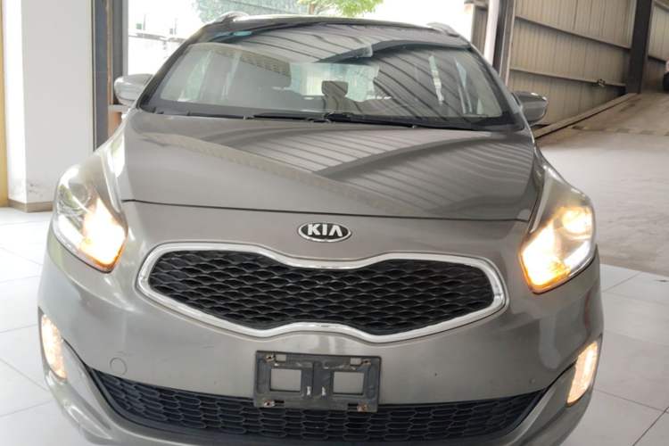 Used Kia Carens 2013 2.0L 7-Seater Automatic Standard Version China IV Standard
