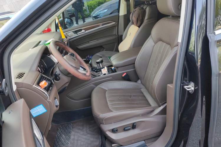 Used Volkswagen Viloran 2020 330TSI Luxury Edition Left Front Seat