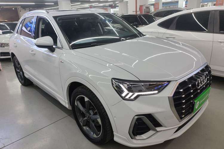 Used Audi Q3 2023 35 TFSI Fashion Dynamic Model (1.4T) Front Right 45 Deg