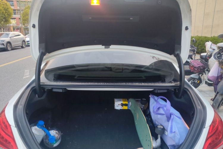 Used Mercedes-Benz C-Class 2015 C 200 L