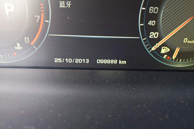 Used Land Rover Range Sport 2014 3.0 SC V6 HSE DYNAMIC Odometer Close Up