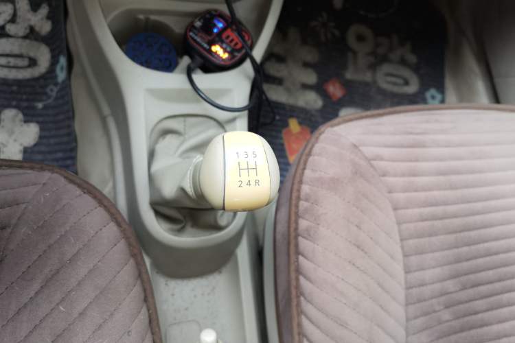 Used Nissan Livina 2010 Jingyue Edition 1.6L Manual All-Around Model
