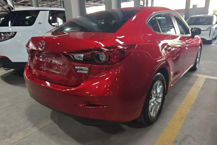 Used Mazda 3 Axela 2016 Sedan 1.5L Automatic Luxury Model