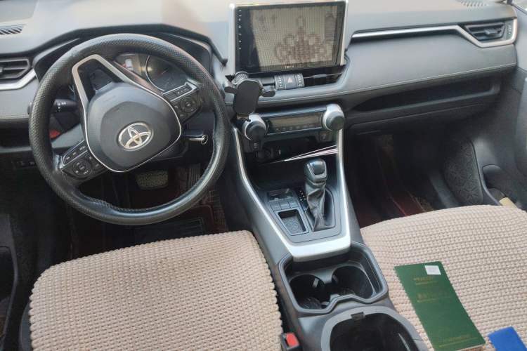 Used Toyota RAV4 2020 2.0L CVT Two-Wheel Drive Urban Edition Interior 2