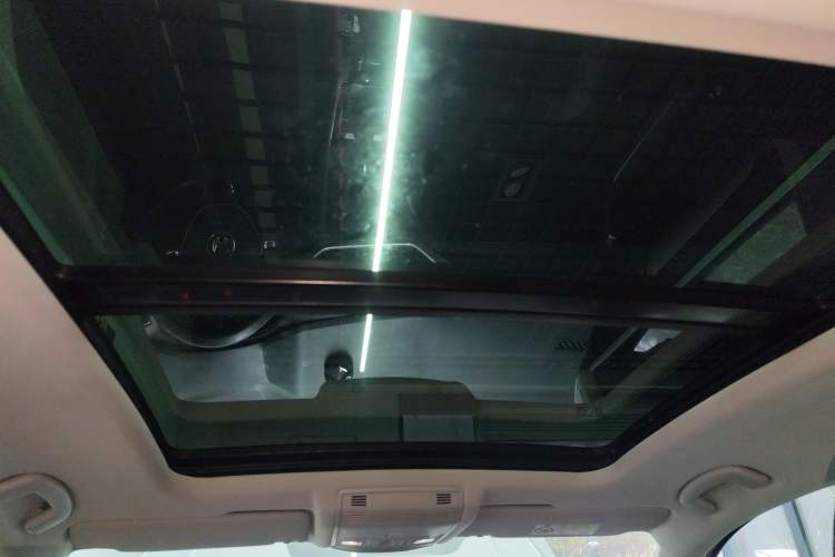 Used Volkswagen T-ROC 2021 280TSI DSG Two-Wheel Drive Elite Connect Edition
