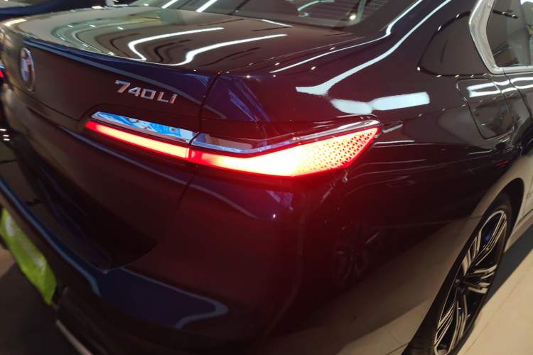 Used BMW 7 Series 2023 740Li Leading Model M Sport Package Right Rear Taillight