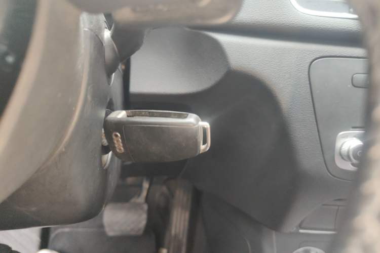 Used Audi Q3 2013 35 TFSI Comfort Model Vehicle Key