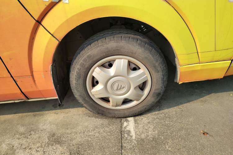 Used Foton Scenic G7 2020 2.4L Commercial Version Long Wheelbase High-Roof 2-Seat Van China VI Emission Standard 4K22D4M Right Front Wheel Hub