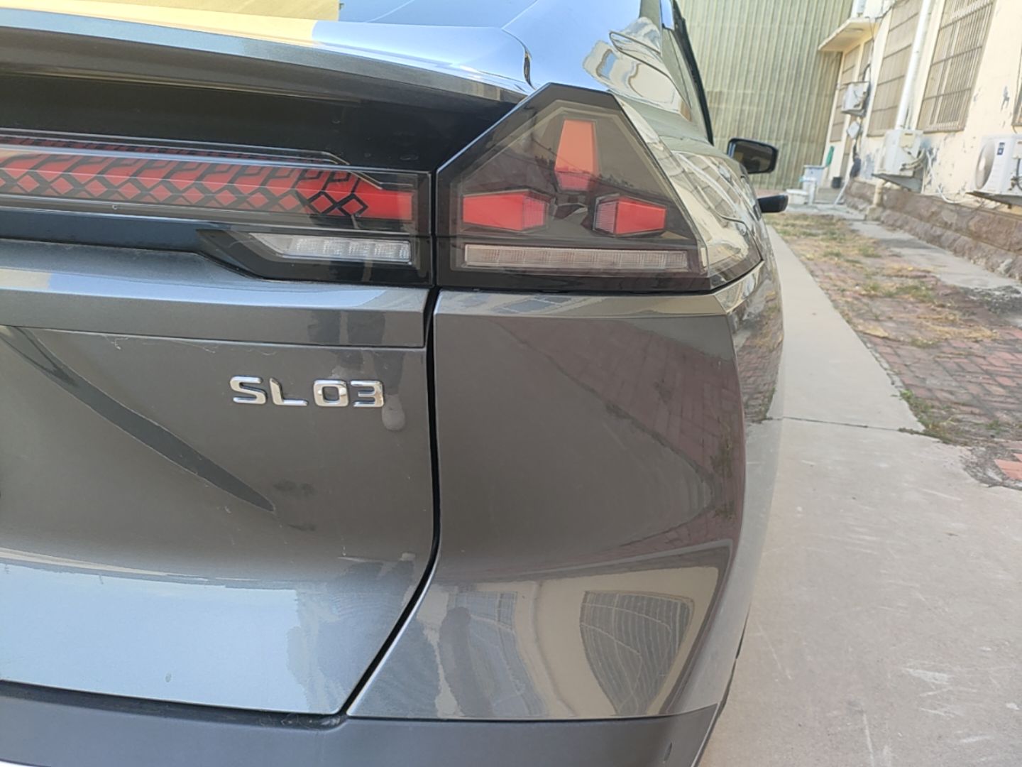  SL03