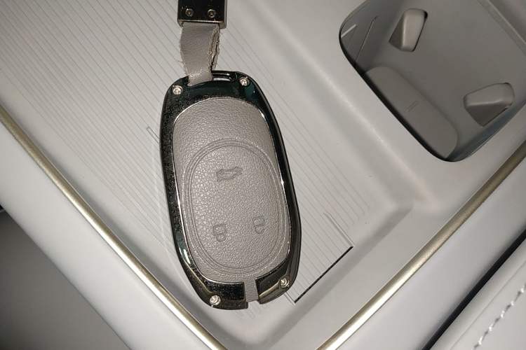 Used Nio ES8 2023 75 kWh Vehicle Key