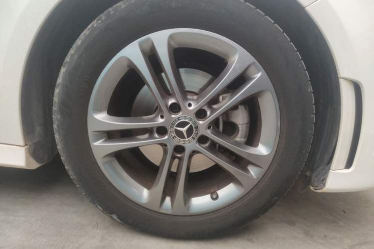 Used Mercedes-Benz A-Class 2020 Second Facelift A 180 L Sport Sedan Right Front Wheel Hub