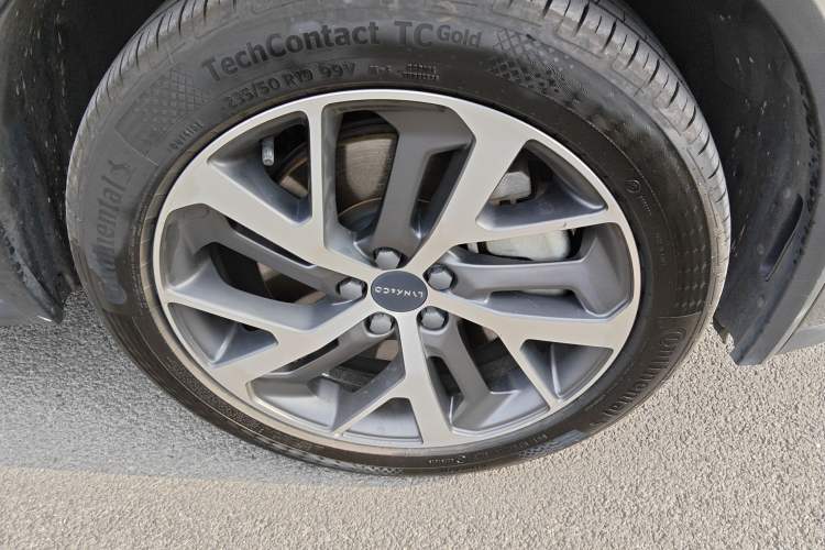 Used Lynk & Co 01 EM-P 2021 1.5TD PHEV Halo Right Front Wheel Hub