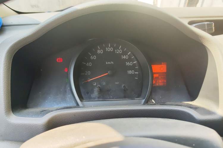 Used Nissan NV200 2014 1.6L CVT Luxury Model China V Standard
