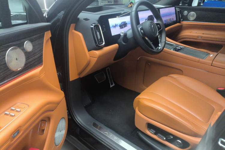 Used Hima AITO M9 2025 All-Electric Max Version 100 kWh 6-Seater