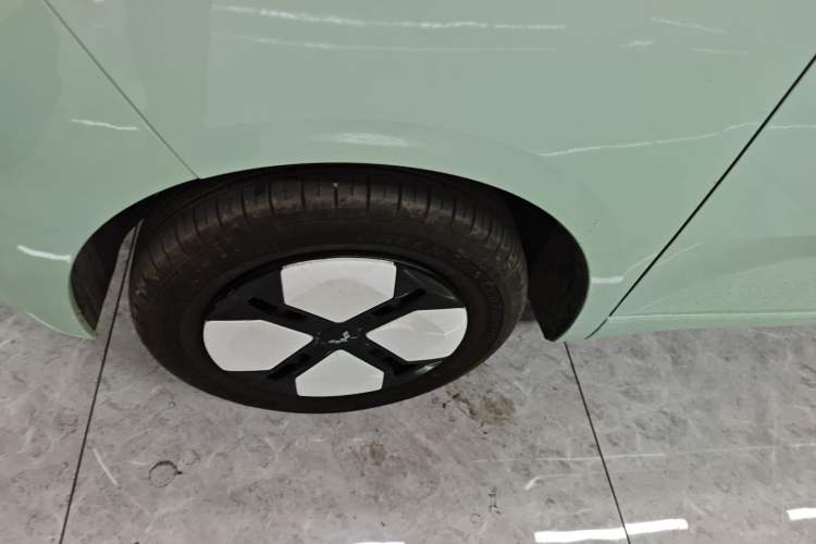 Used Wuling Hongguang MINIEV 2024 3rd Generation 215km Advanced Version Exterior 4
