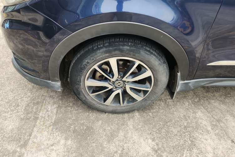 Used Dongfeng Fengon 580 2016 1.5T Manual Luxury Edition Left Front Wheel Hub