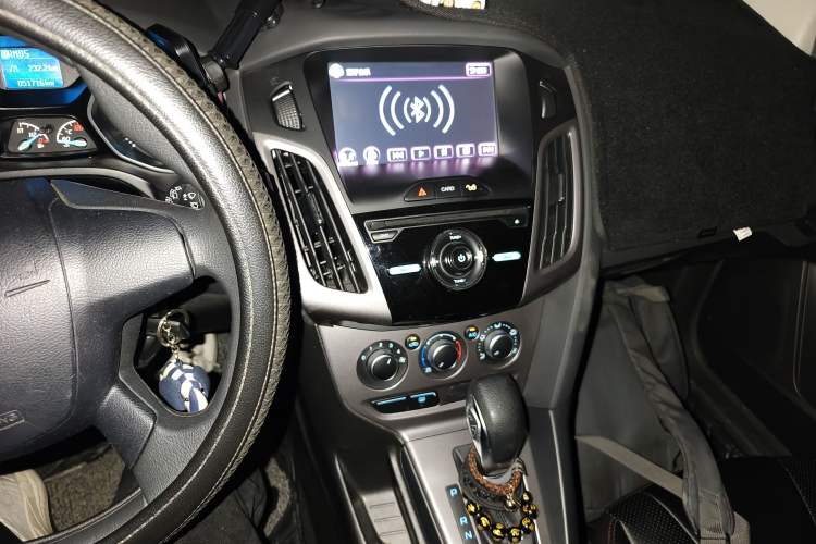 Used Ford Focus 2012 Hatchback 1.6L Automatic Comfort Model Audio And AC Panel