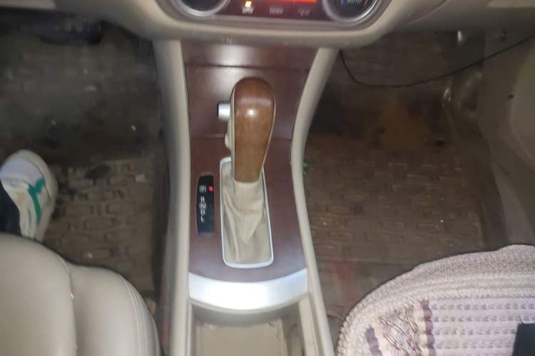 Used Nissan Sylphy 2009 2.0XL CVT Luxury Edition Gear Lever