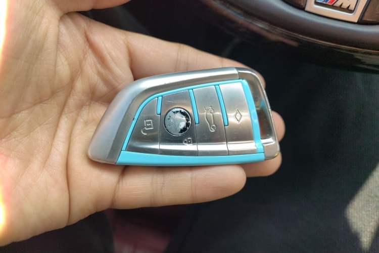 Used BMW 5 Series 2021 530Li Luxury Edition M Sport Package Vehicle Key