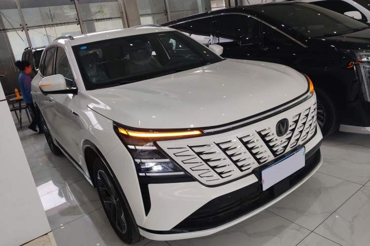 Used CHANGAN CS75 PLUS 2025 4th Generation 1.5T New Blue Whale Smart Luxury Edition