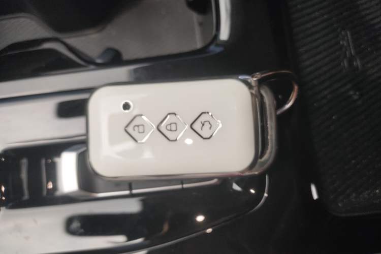 Used Wuling Xingguang 2024 Co-Creation Edition 150 Advanced Model Vehicle Key