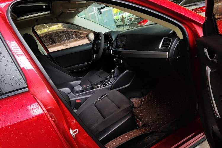 Used Mazda CX-5 2015 2.0L Automatic Two-Wheel Drive Urban Version
