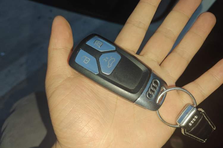 Used Audi A4L 2022 40 TFSI Luxury Dynamic Model
