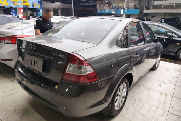 Used Ford Focus 2013 Sedan Classic 1.8L Manual Base Model Rear Right 45 Deg