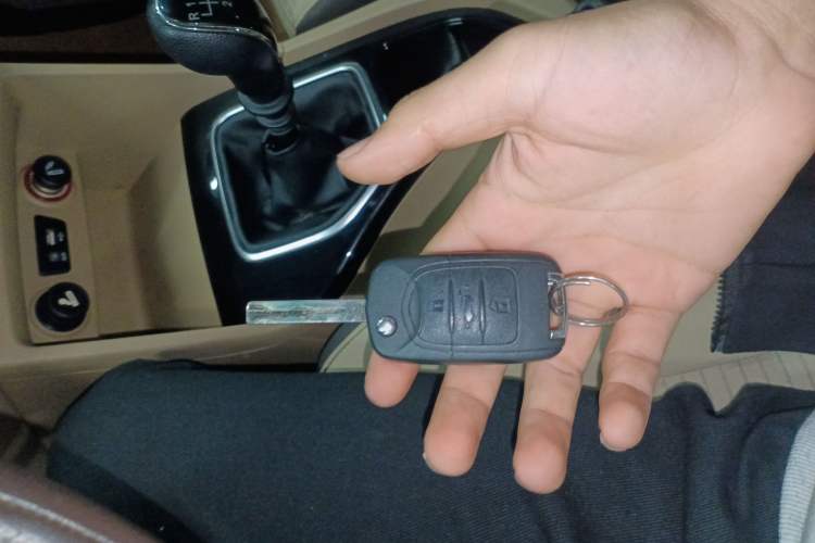 Used Baojun 730 2017 1.5T Manual Fashion Version 7 Seats China V Emission Standard
