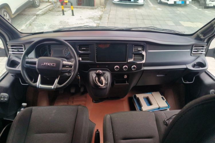 Used JMC Fushun 2023 2.0T Manual Short-Wheelbase Mid-Height Commercial Multi-Purpose 5-Seater Passenger Vehicle
