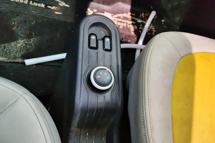 Used Wuling Hongguang MINIEV 2021 Macaron Premium Model – Lithium-NMC Gear Lever